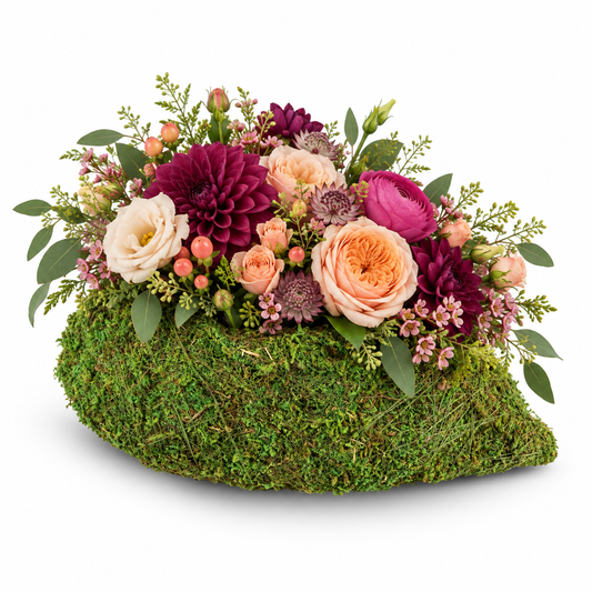 Heart Moss Basket - Rounded