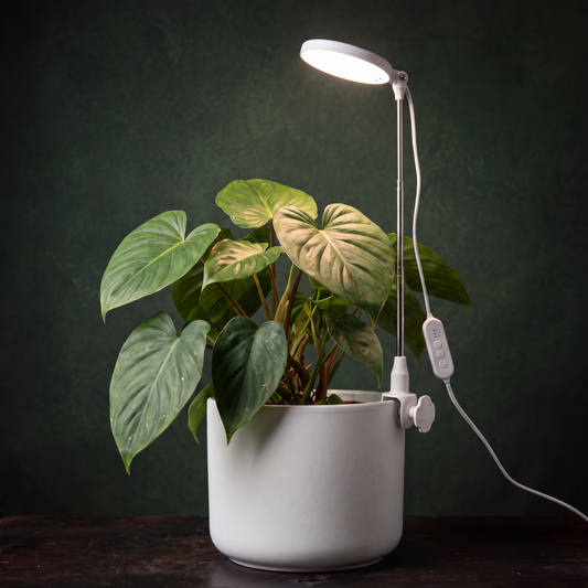 28" Adjustable LED Plant Light