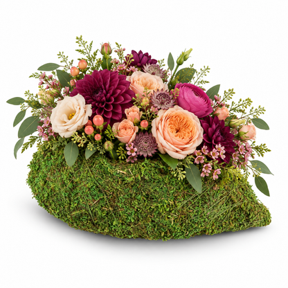 Heart Moss Basket - Rounded
